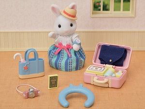 Calico Critters  Weekend Travel Set